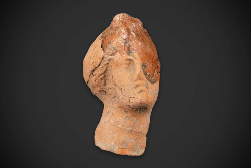 cabeza terracota Cabezas y pebetero de terracota