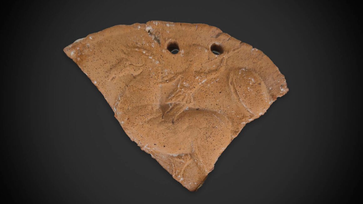 Disco de terracota con bajorrelieve de jinete